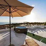 Front In With House Sea View Holiday home