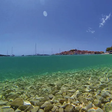 Dom wakacyjny Cozy In With Wifi Primošten